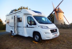 Extérieur moulin camping car Pilote PROFILÉS 5 places - EVAGO