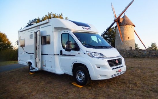 Extérieur moulin camping car Pilote PROFILÉS 5 places - EVAGO