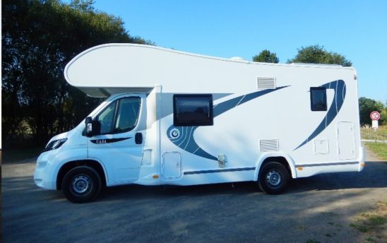 Extérieur camping car Profilés Chausson 4 places - EVAGO Location camping car